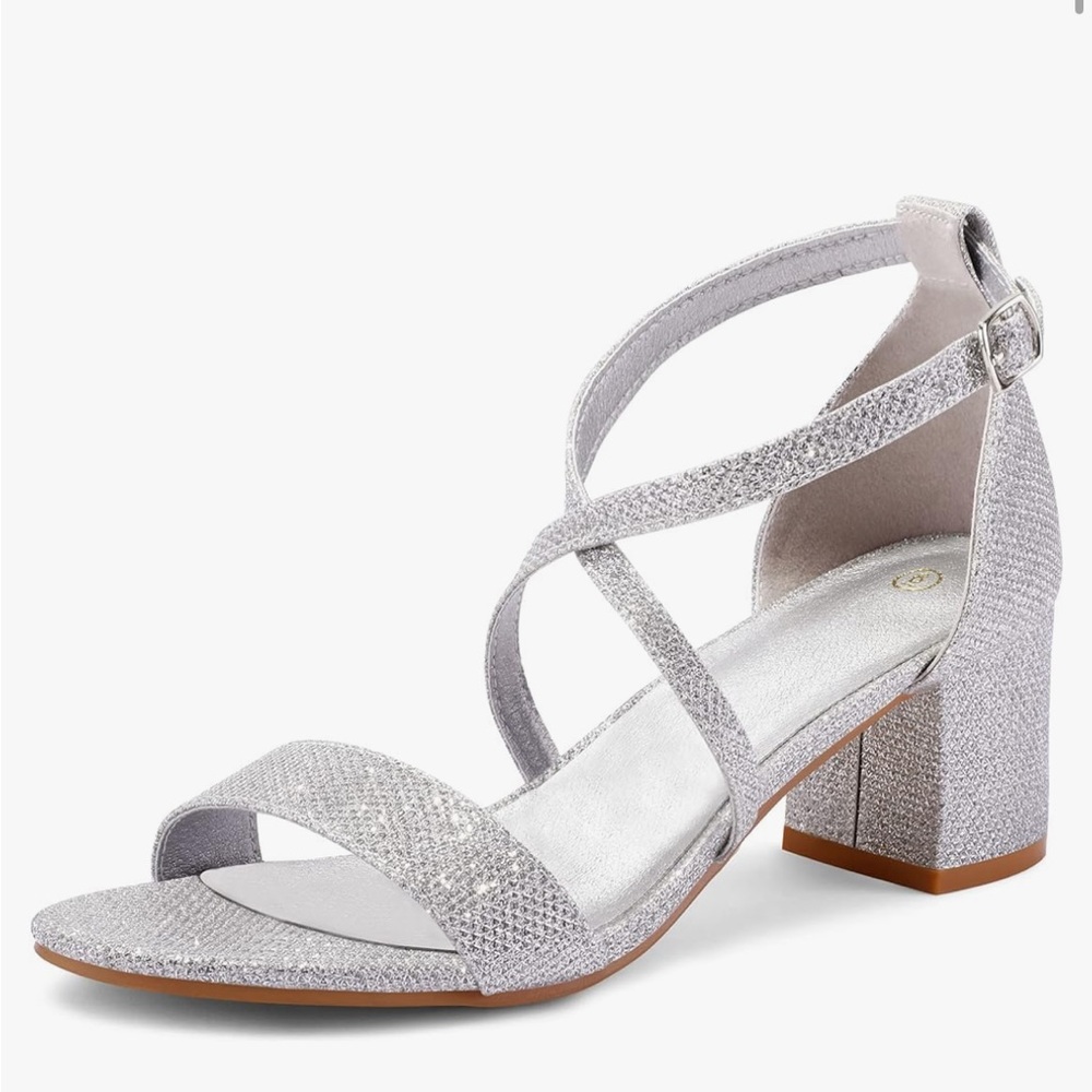 Silver straps and trendy chunky 2.25” heel shoes size 8.5